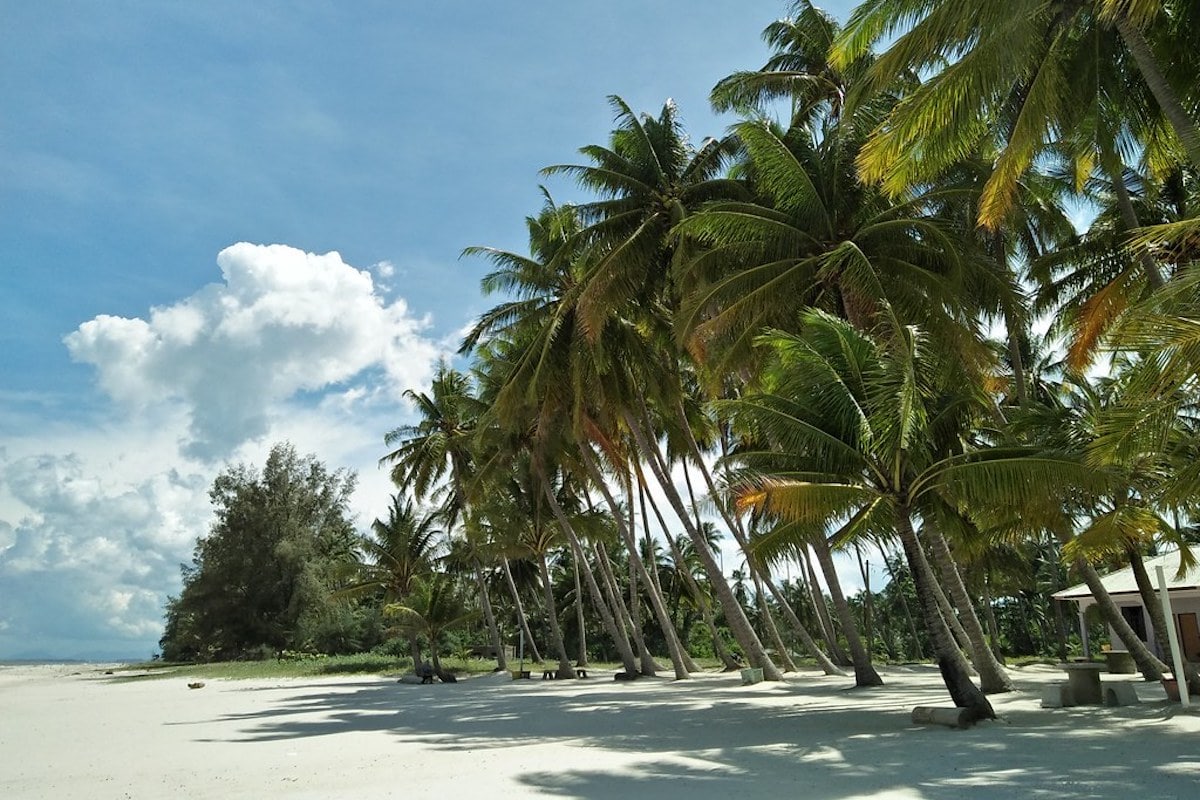 melawi beach