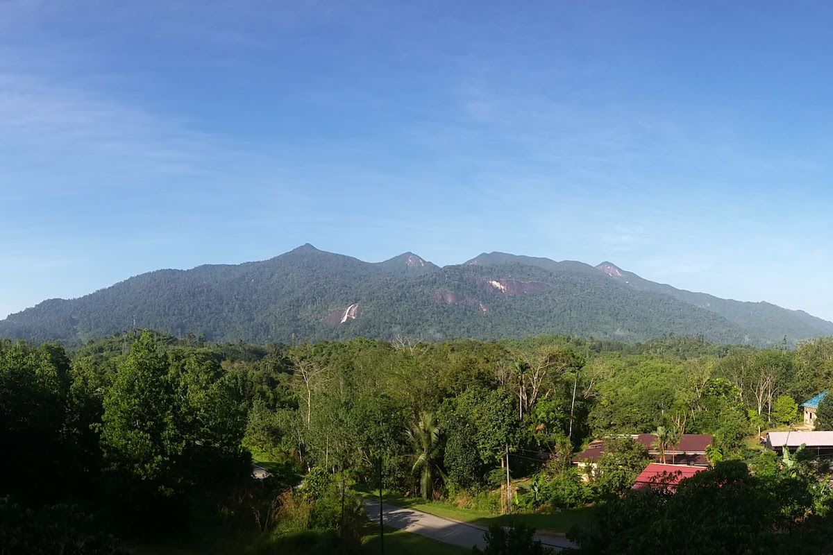 Gunung Stong (Stong Mountain)